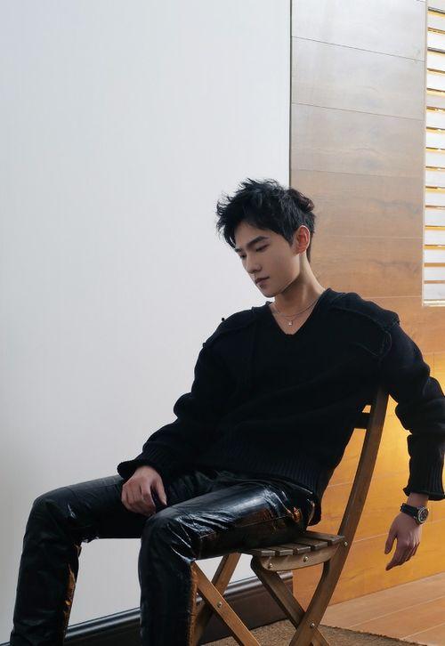 双男主娱乐圈吃瓜,瓜田里的甜蜜较量